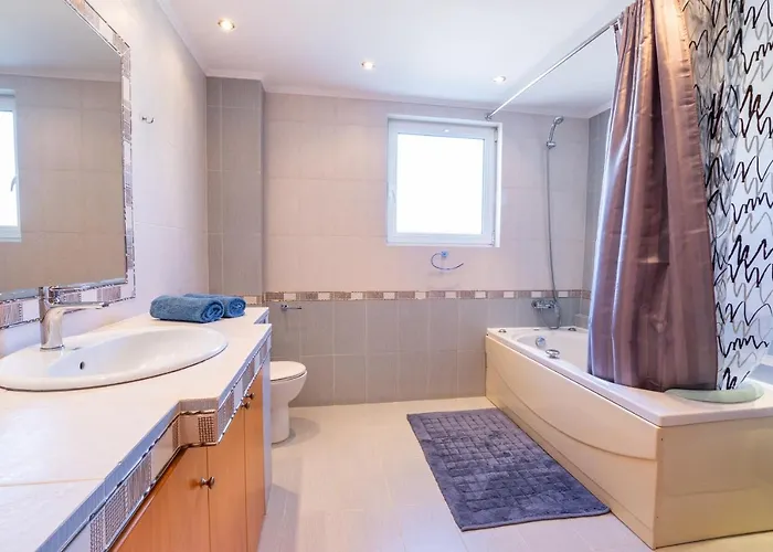 شقة Divine كارباثوس