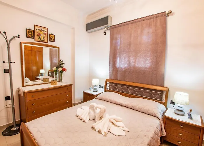 Divine شقة كارباثوس