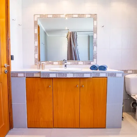 Divine דירה קרפאטוס